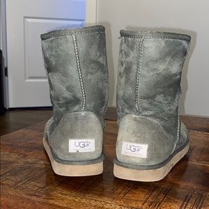 RARE olive green Ugg boots